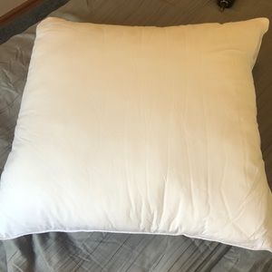 Throw pillow insert